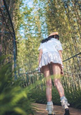 亚洲一区丝袜禁区字幕导航_高清电影大全在线